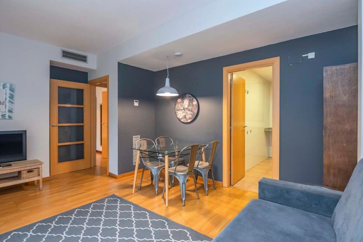 2 Bedroom With Balcony In Eixample 1-1 * Barcelone