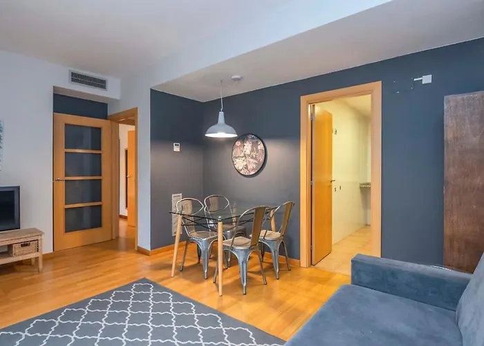 2 Bedroom With Balcony In Eixample 1-1